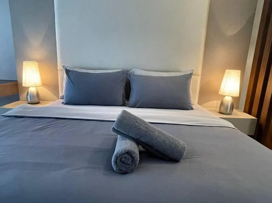 Deluxe Seaview Suite King Bed By The Only Bnb Tanjung Tokong